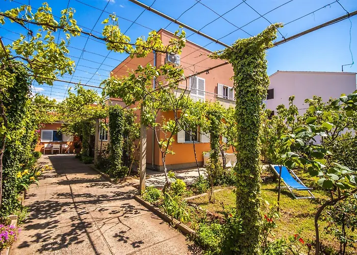 アパート Amalia ザダル